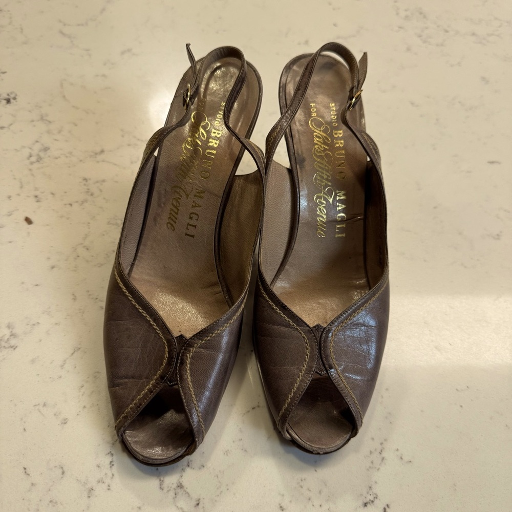 Bruno Magli, pumps, high heel mule, open toe, leather, size 5.5, gray, tan